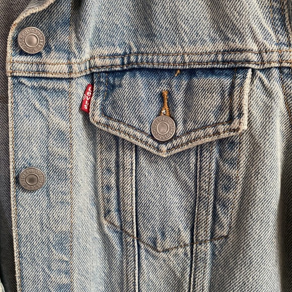 Levi’s Denim Jacket - Picture 3 of 7